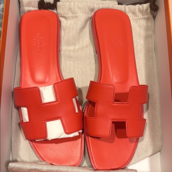 HERMES BRAND NEW ORAN SANDALS SIZE 39 - Picture 1 of 6
